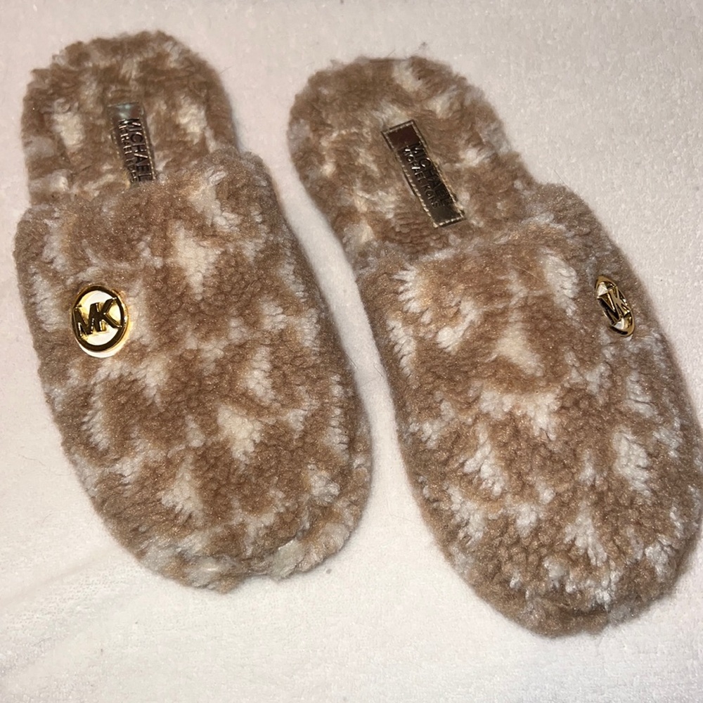 Michael Kors Alexis Close Toed Slippers Women’s sz 8 Faux Sherpa Tan Cream Gold